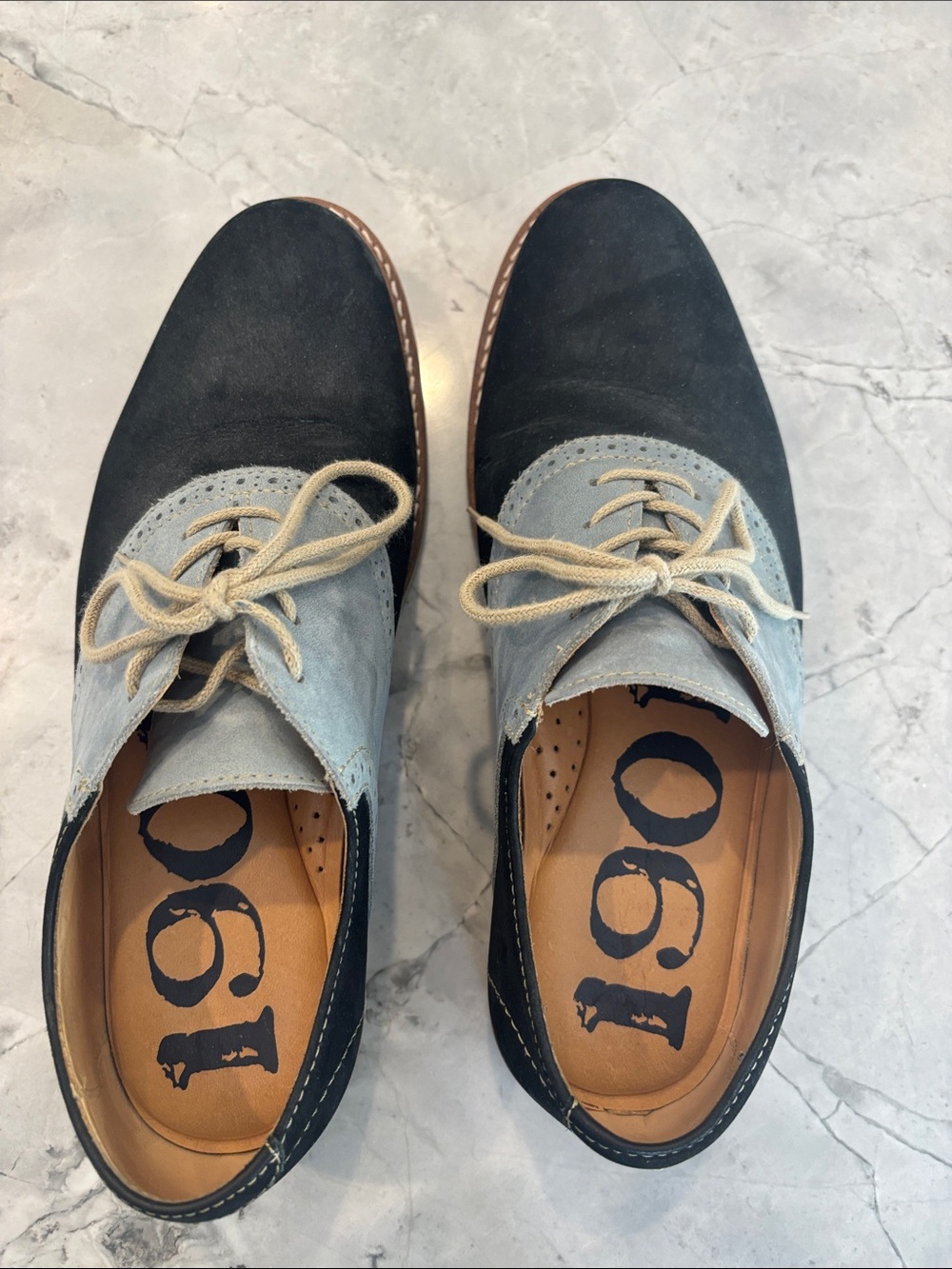 Men’s Two-Tone Suede Derby Shoes in Black and Light Gray